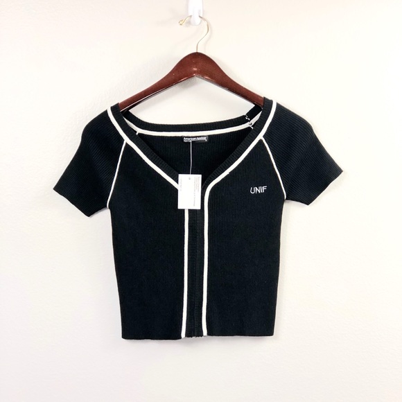 UNIF Short Sleeve VNeck Cardigan Sweater - Picture 3 of 6